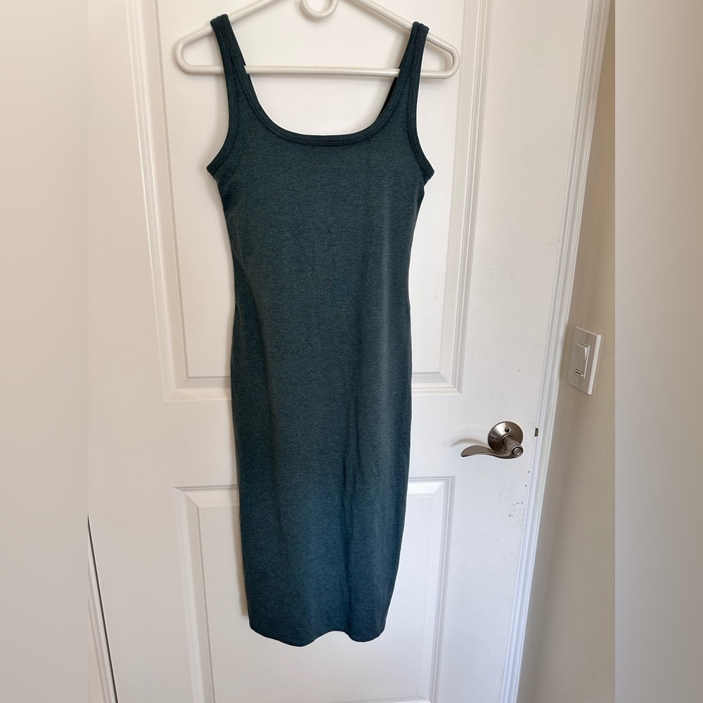 Vuori Lake Heather Halo Essential Midi Dress